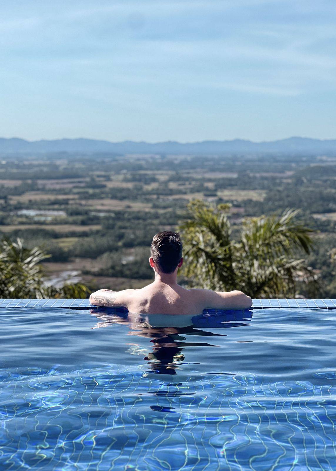Piscina aquecida com vista panorâmica