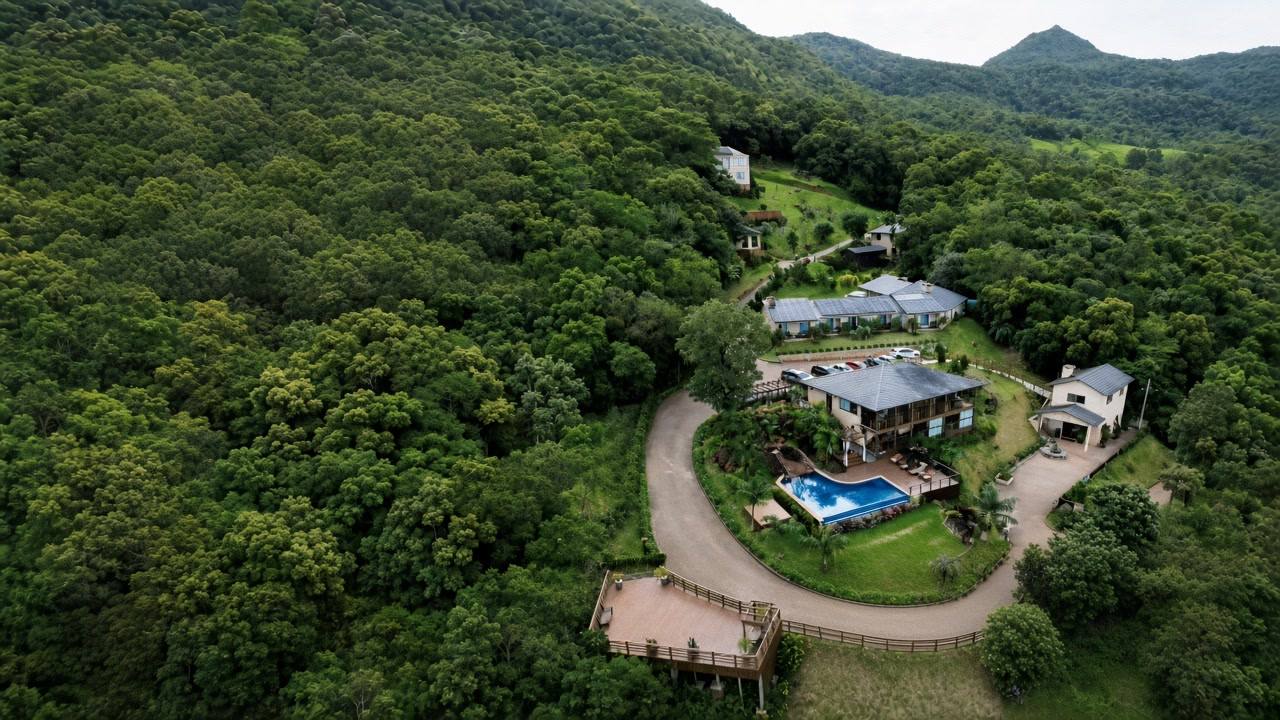 Pousada Discovery Canyon em meio à mata